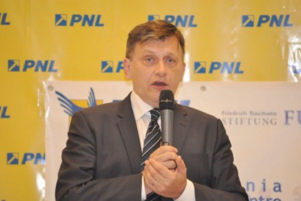 Antonescu, despre o eventuală candidatură a lui Ponta la preşedinţie: Nu exclud o asemenea variantă